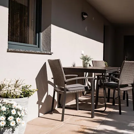 Knabl Apartment *